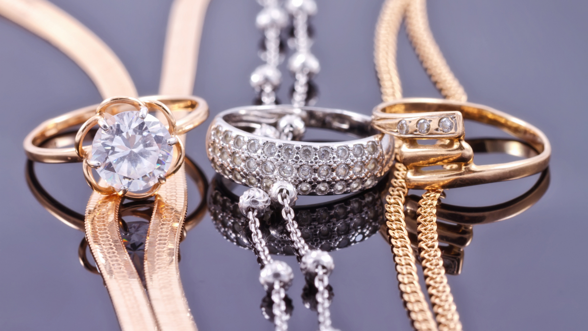 Decluttering Accessories 101 – Outshine Co.